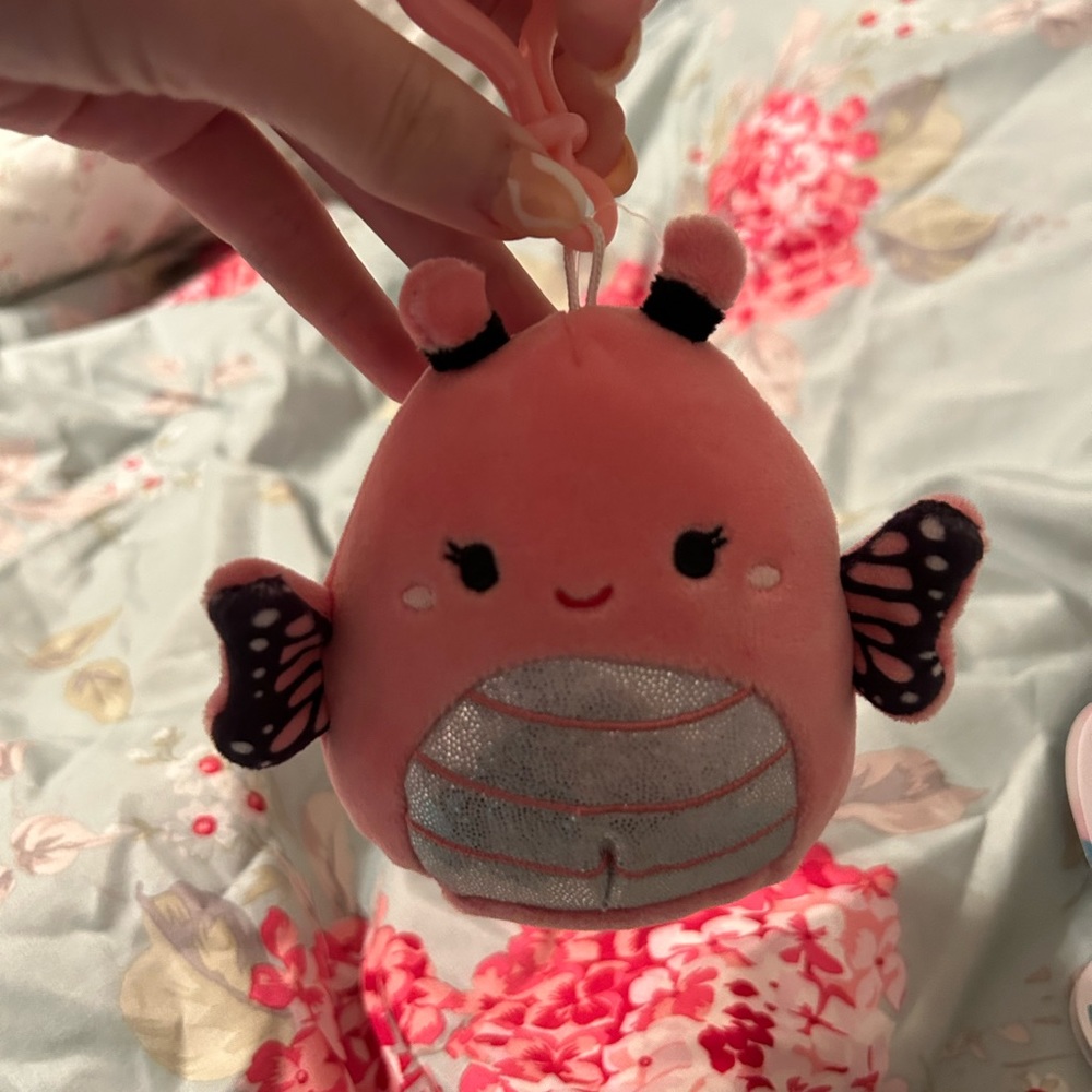 Andreina Butterfly pink clip squishmallow